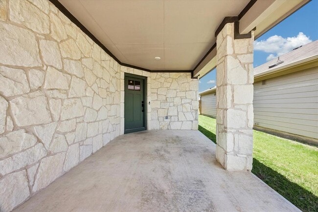 Building Photo - 105 Krause Spgs Dr
