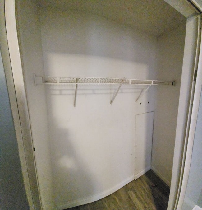 Building Photo - Nice 2 bedroom
