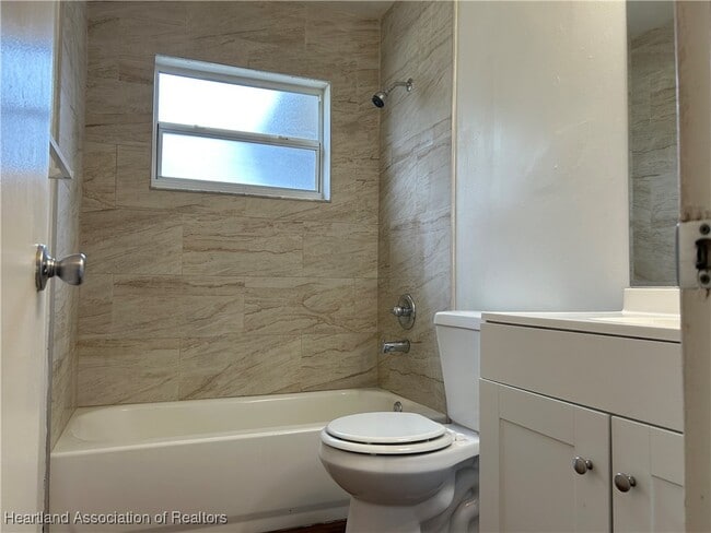 Building Photo - 4926 Salmon Dr