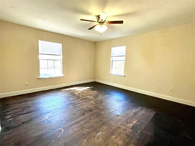 Building Photo - 304 Montopolis Dr