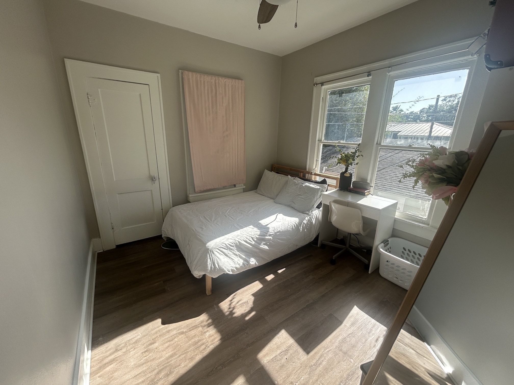 Building Photo - 508 12th Ave N