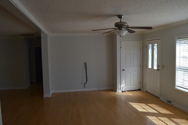 Building Photo - 118 Grain Dr