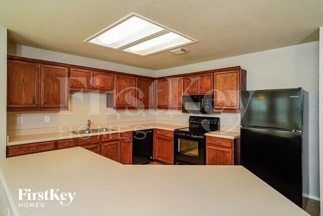 Building Photo - 11719 Paddlebrook