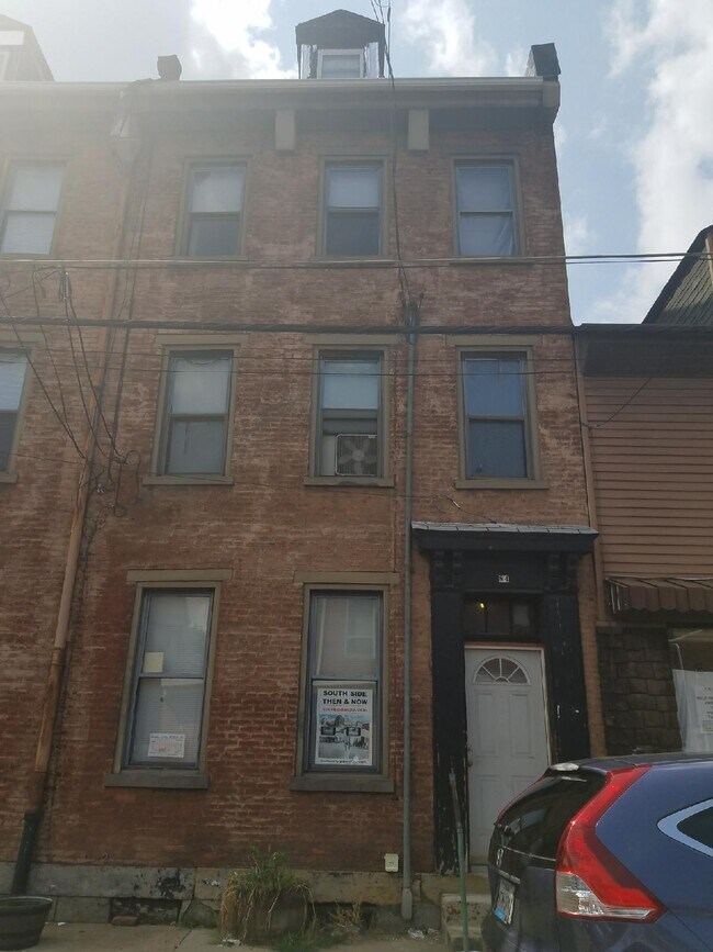 Building Photo - 84 S 15th St