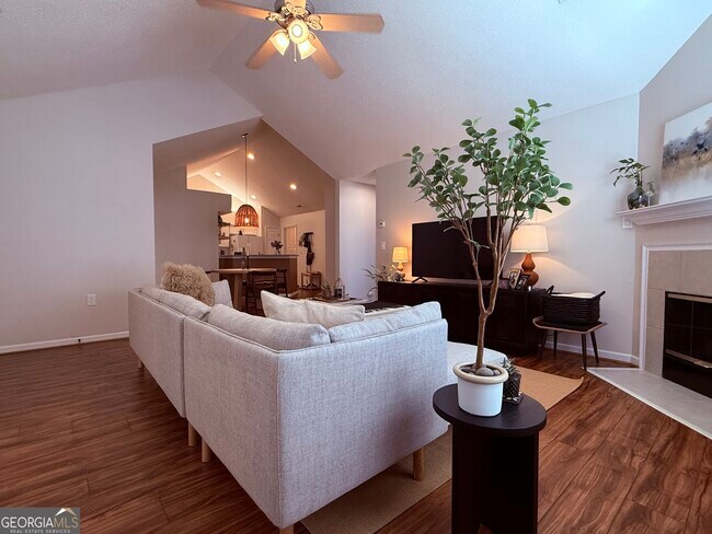 Building Photo - 3050 Orchard Ridge Cir