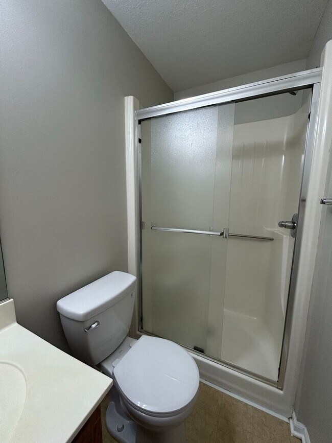 Building Photo - 3-Bedroom Duplex with Open Living Area & Private Owner’s Suite