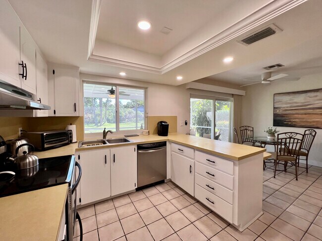 Building Photo - 5878 Tidewater Dr