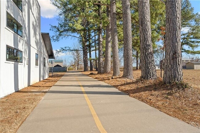 Building Photo - 303 S Promenade Blvd