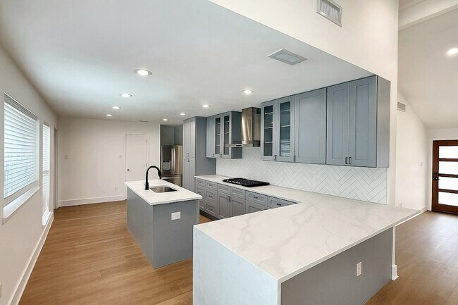 Building Photo - 2646 Heatherwood Dr