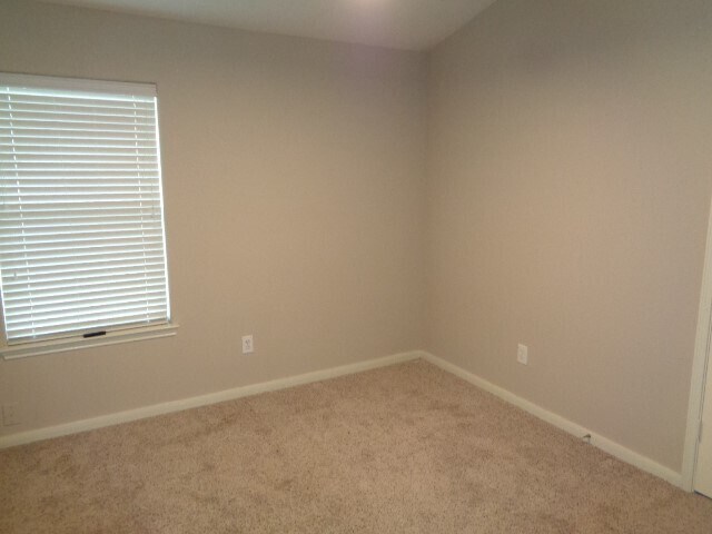 Building Photo - 8606 Sunset Pond Dr