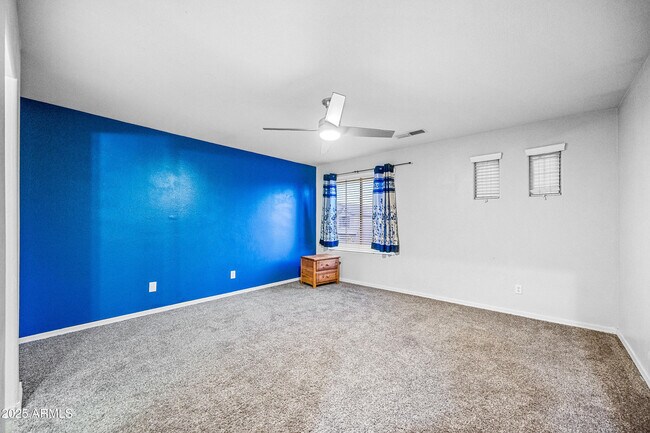 Building Photo - 2236 W Davis Rd