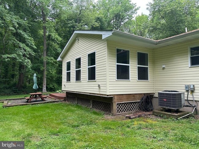 Building Photo - 421 Sawmill Ln