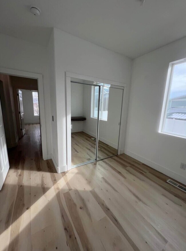 Building Photo - 83 N 2500 W