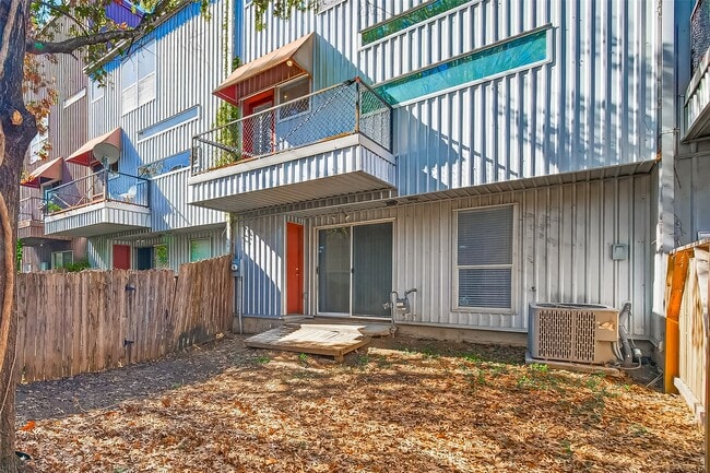 Building Photo - 6911 Yellowstone Way Dr