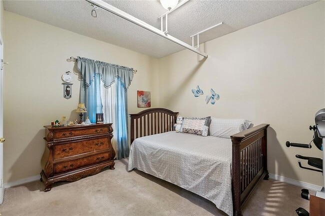 Building Photo - 3126 Meadow Lake Dr E