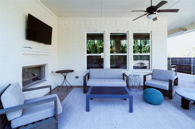 Building Photo - 316 Hollow Way