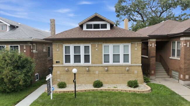 Building Photo - 8326 S Luella Ave