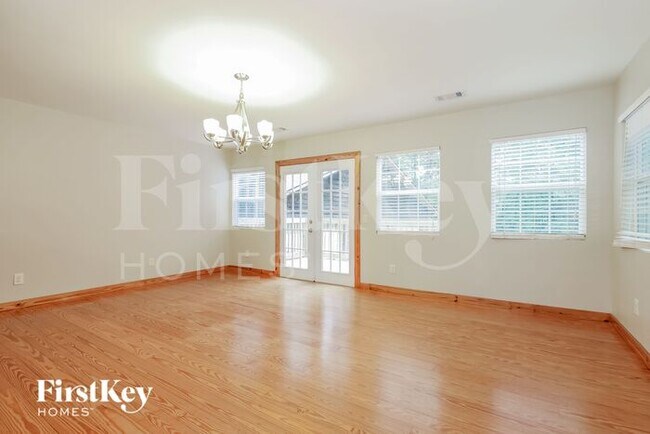 Building Photo - 3896 Chattahoochee Dr