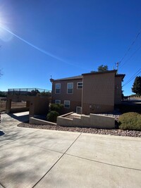 Building Photo - COMPLETELY REMODELED 2 BEDROOM/2 BATHROOM ...