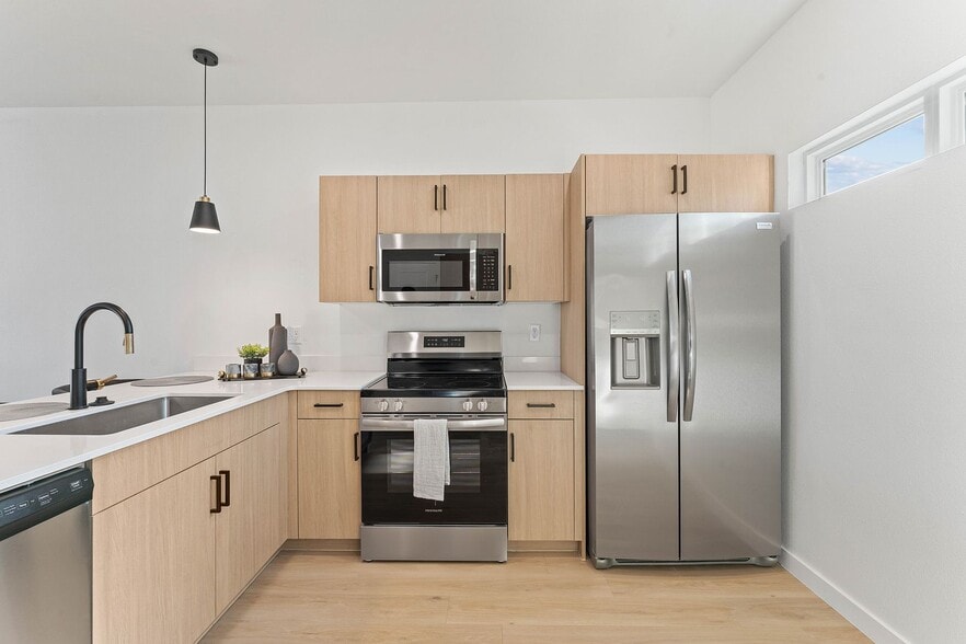 Building Photo - 1452 Hendon St