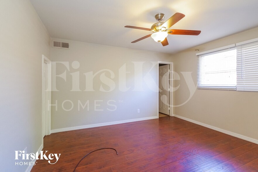 Building Photo - 4538 W Rovey Ave