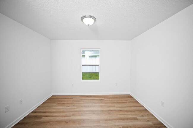 Building Photo - 1287 Hayward Lp