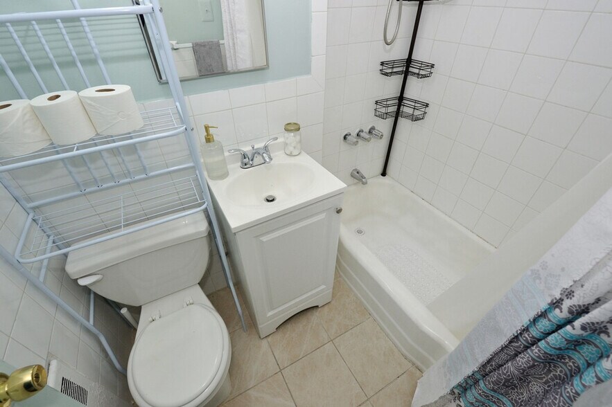 Building Photo - 400 W 36th St.