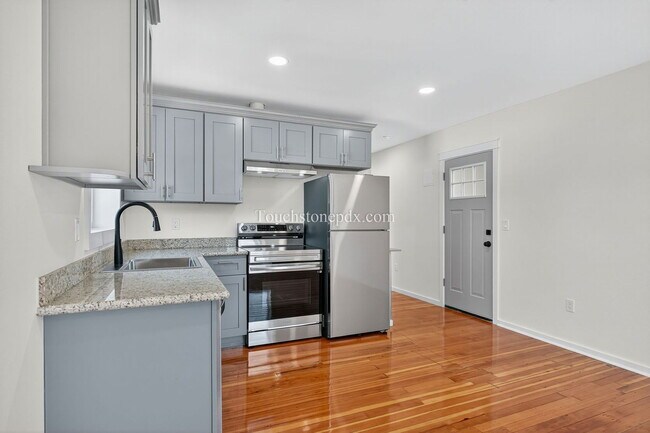 Building Photo - 4938 SE Foster Rd