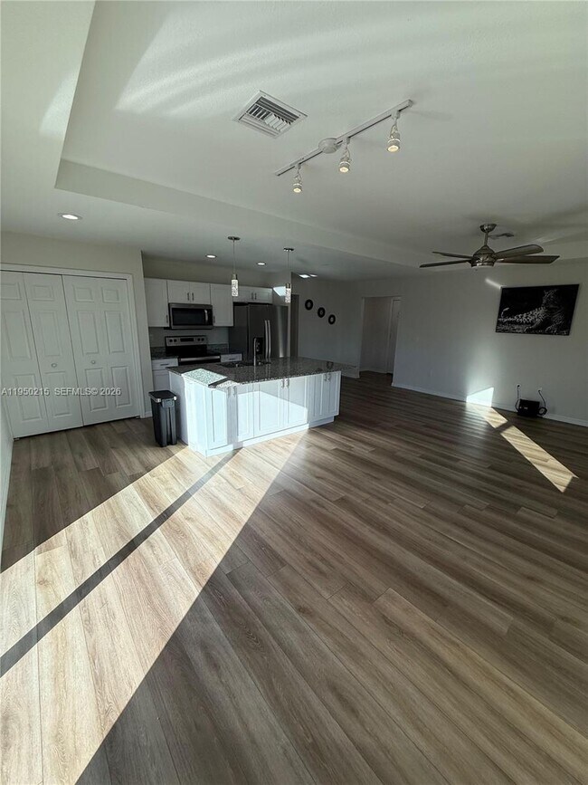 Building Photo - 4103 Loretto Ave