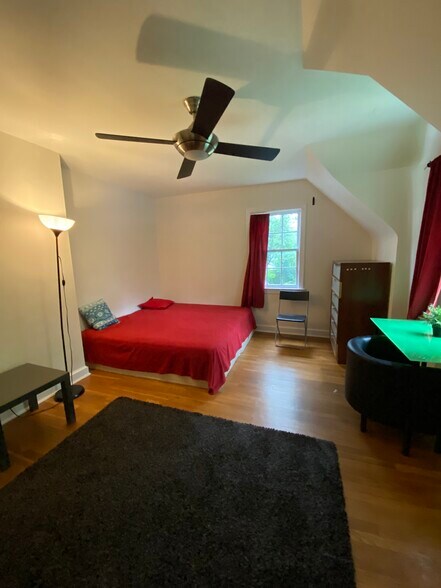 Room # 2 - 4427 Nebraska Ave NW