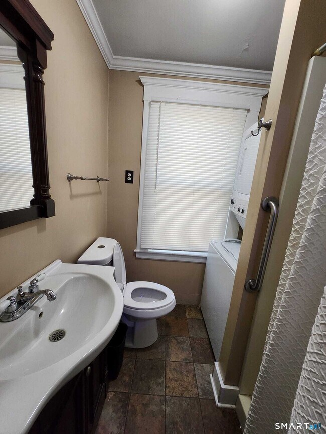 Building Photo - 14 Union St