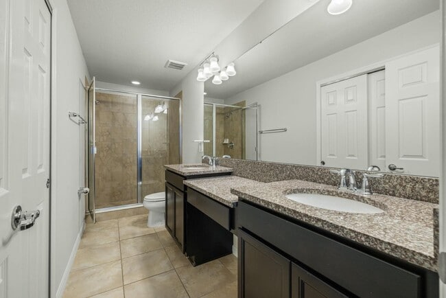 Building Photo - 9210 Hillcroft Dr