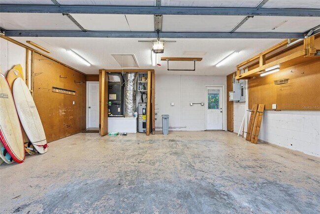 Building Photo - 7 Deerwood St