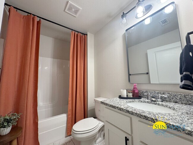 Building Photo - Stunning 4 Bedroom home in the sought-after Price Farms Plantation Community!