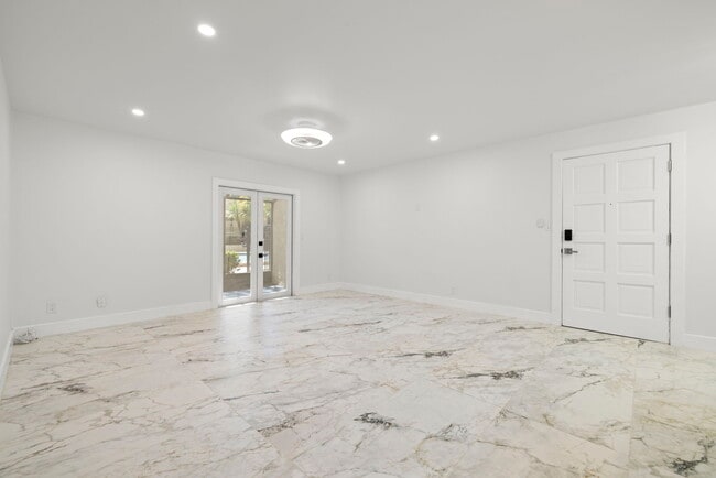 Building Photo - 5306 Santa Rosa Ct