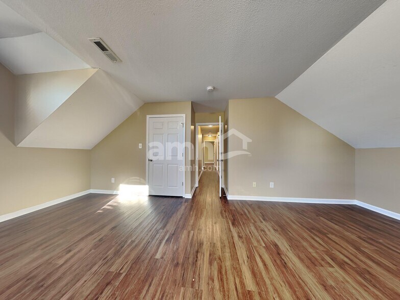 Building Photo - 5716 Capeside Ln