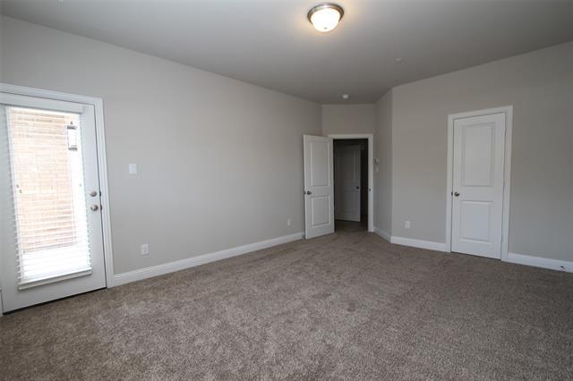 Building Photo - 2300 Southwick Dr