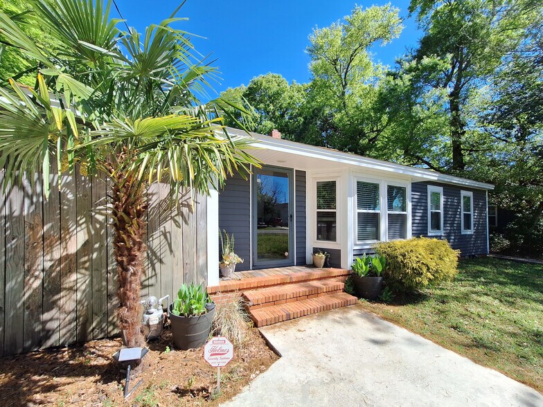 Building Photo - 4125 Peachtree Ave