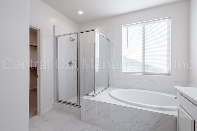 Building Photo - 4 Bedroom/3 Bath Home with Office and Paid Solar - $3295 Per Month!