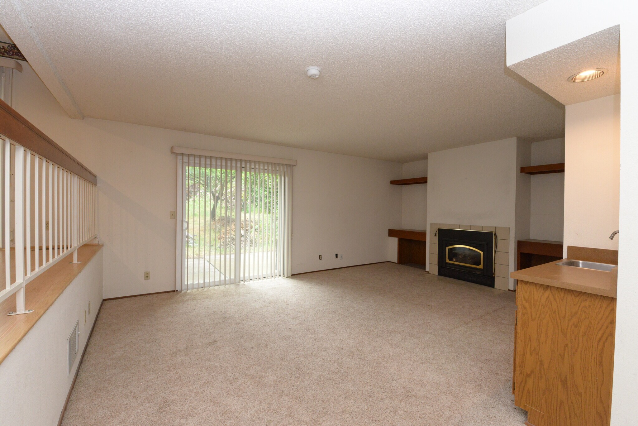 Building Photo - 923 Linden Ave