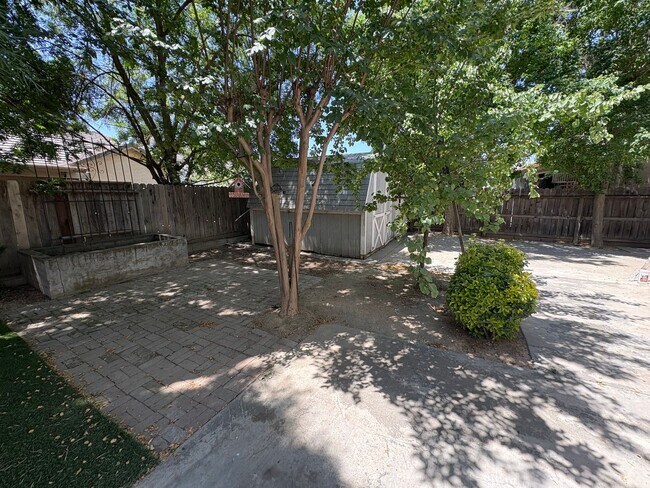 Building Photo - Beautiful 4 Bedroom coming soon!