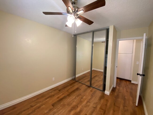 Building Photo - 3 Bedroom Home - Centrally Located with So...