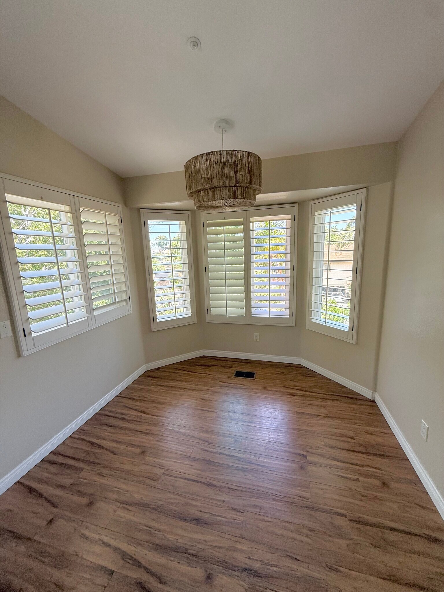 Building Photo - 709 Bozanich Cir