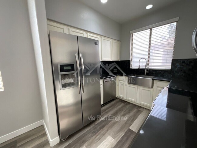 Building Photo - 1445 E Broadway Rd