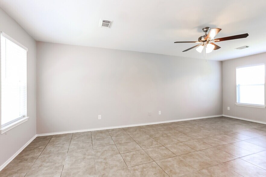 Building Photo - 7219 Rising Brook Dr