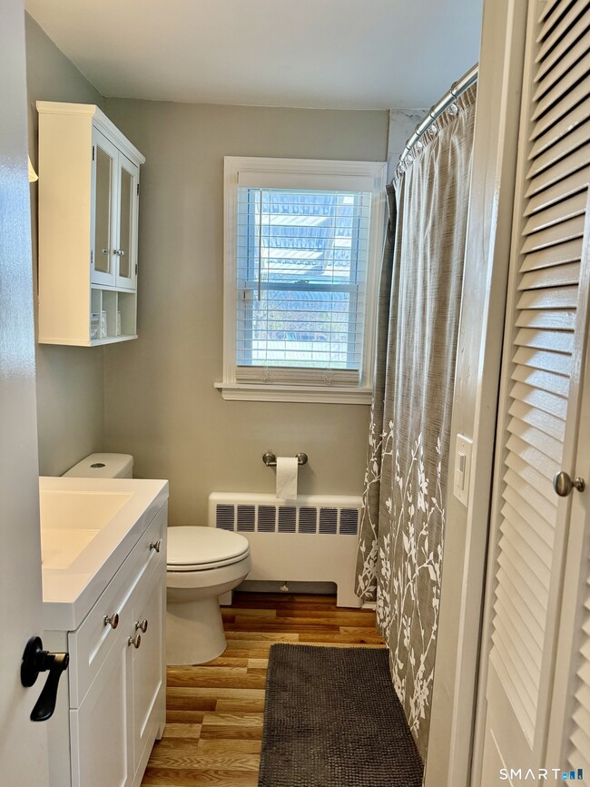 Building Photo - 177 Montowese Ave