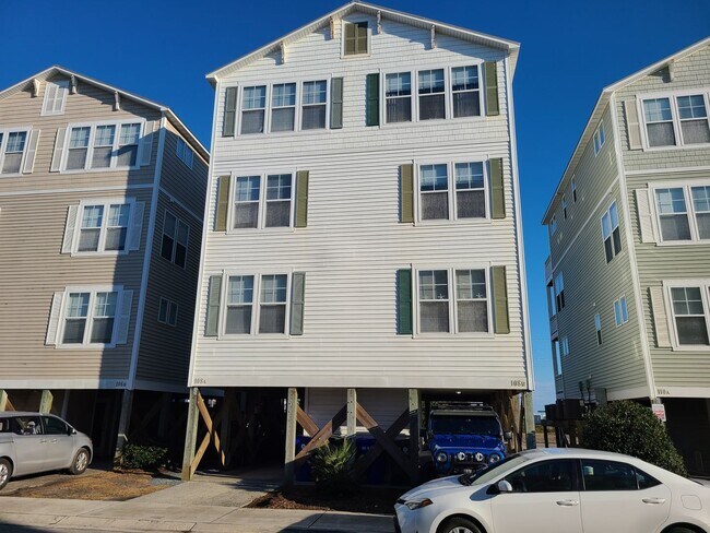 Building Photo - 3 Bedroom 2 1/2 bath unfurnished Townhouse located in Surf City-Ocean views