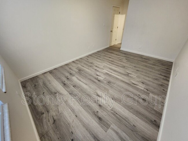 Building Photo - 368 White Oak Ln