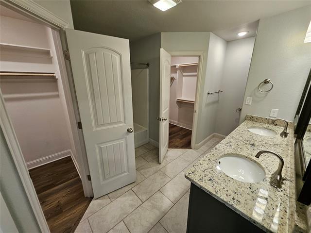 Building Photo - 2910 Orchid Dr