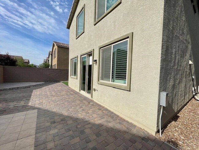 Building Photo - Beautiful South West Home-Coming Soon-8/21/26!